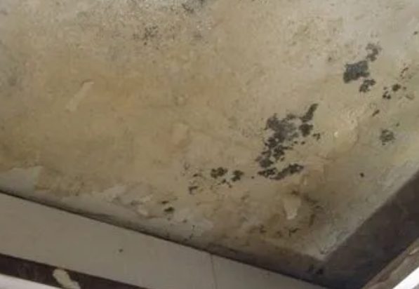 东西湖阳台漏水维修公司分享下东西湖卫生间渗水维修需要注意哪些问题。
